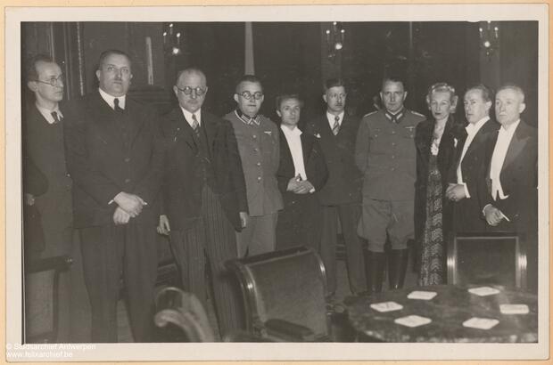 Gruppenfoto mit Leo Delwaide und Jan Grauls nebeneinander